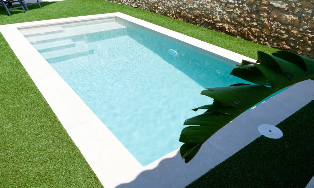 mantenimiento porcelánico en piscinas