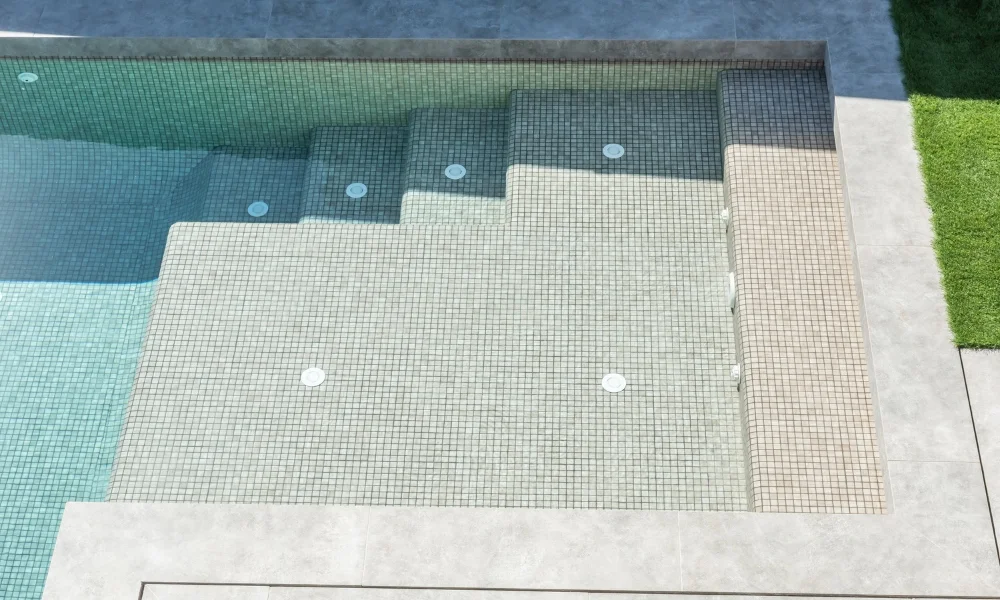 gresite piscinas marron