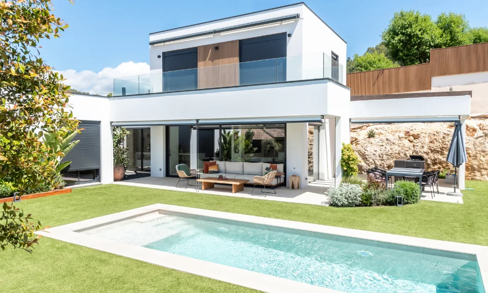 piscina estilo minimalista