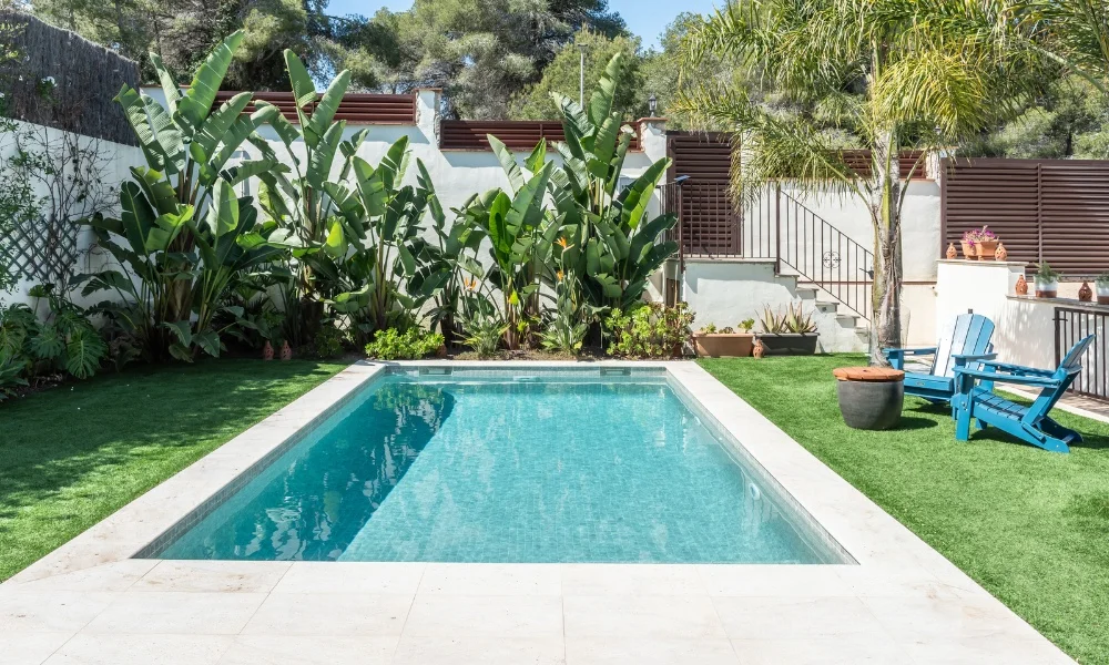vegetación piscinas en casas adosadas