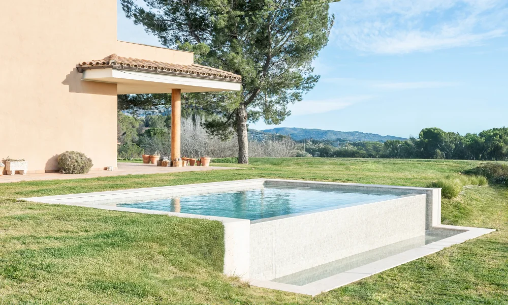 construccion piscina terreno dificil