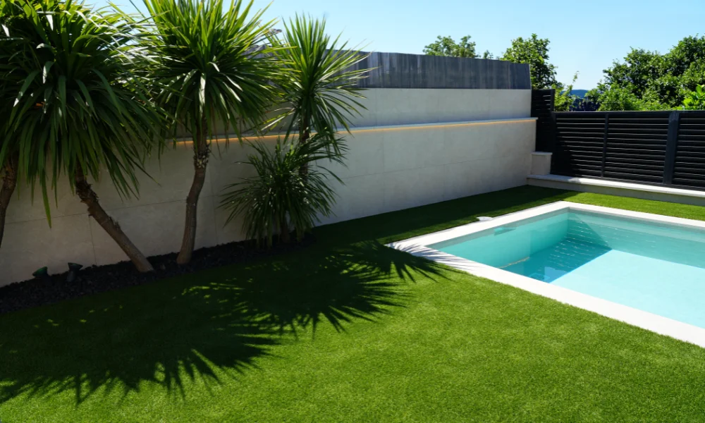 Integración de luz en terrazas y jardines