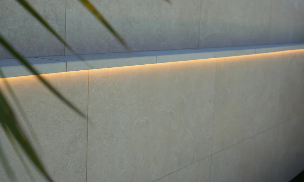 Integración de luz en terrazas y jardines
